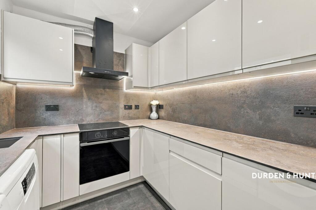 House in London - View 5
