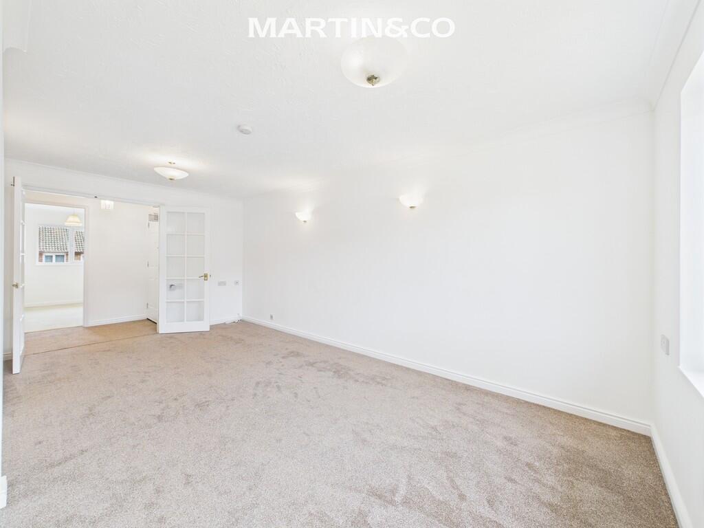 Acorn Drive, Wokingham photo 4