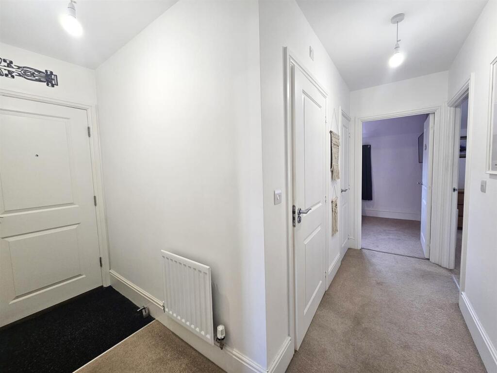 Willow Avenue, Steeton, Keighley photo 2