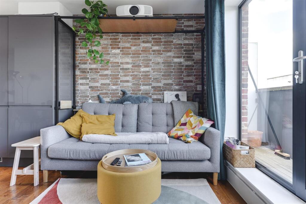 Apartment in London - View 5