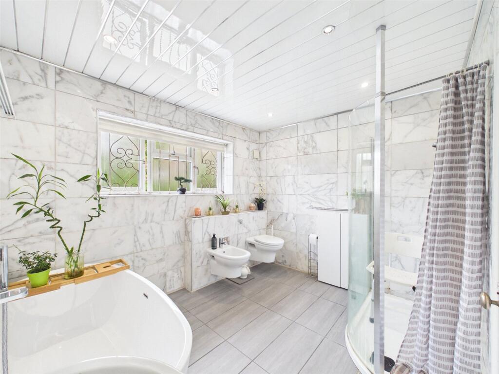 House in Manchester, Greater Manchester - More