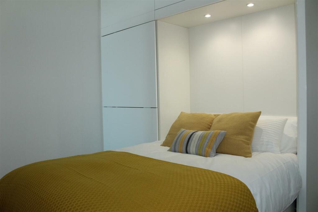 Main image of property: Abito 4 Clippers Quay Salford Quays