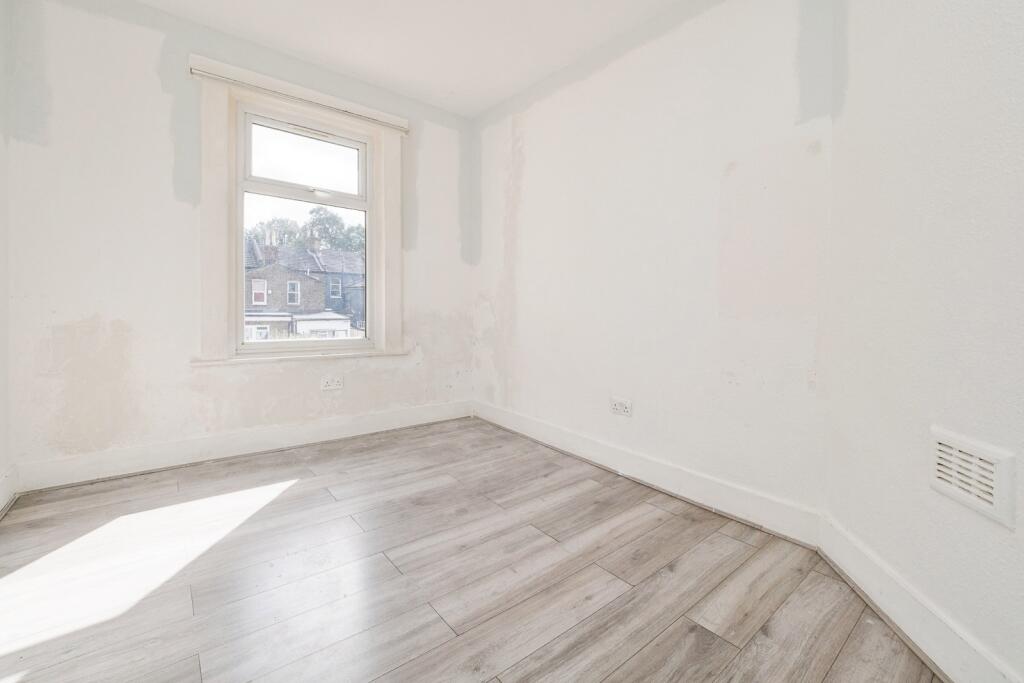 Apartment in London - View 3