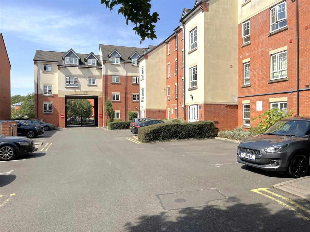 Main image of property: Turberville Place, Warwick