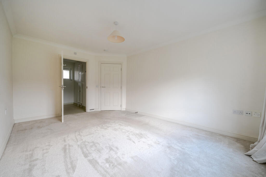 Patrons Way East, Denham Garden Village, Uxbridge photo 3