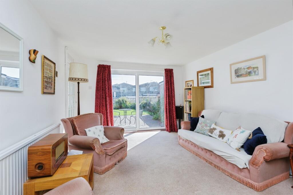 2-bed bungalow on Carlson Gardens, Lutterworth, £235,000