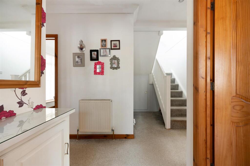 Queens Crescent, Horndean photo 3