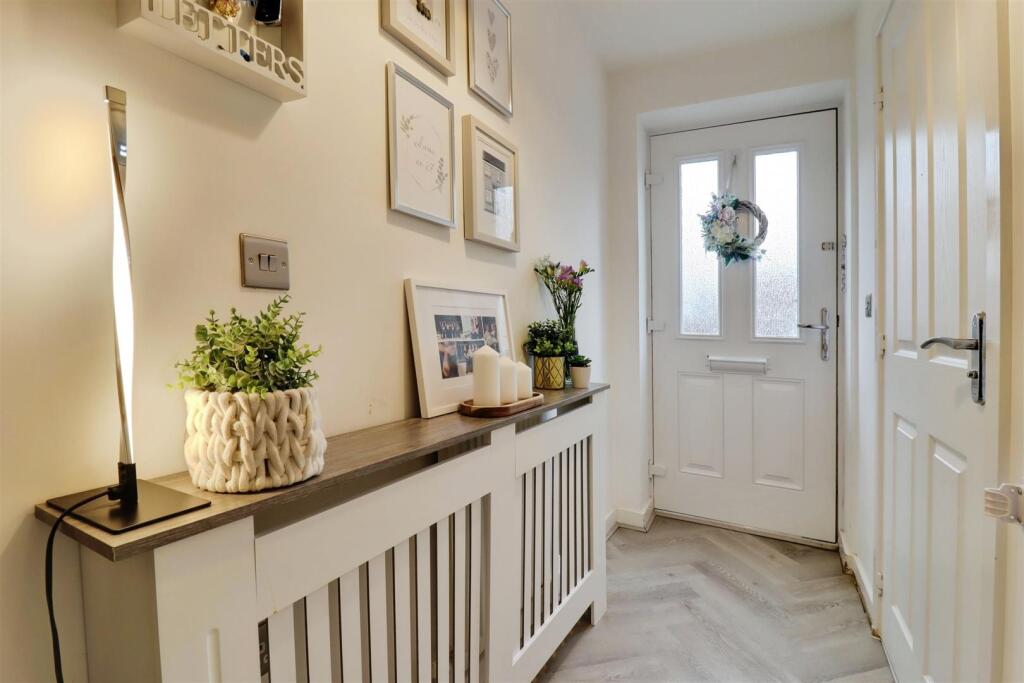 Larch Drive, Sandbach photo 3
