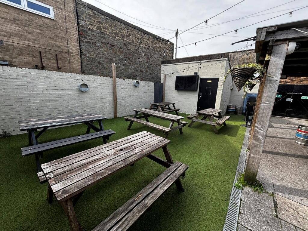 9BHPatio.jpg