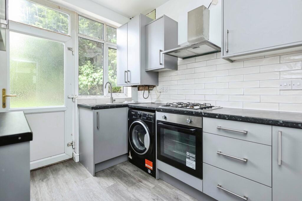 House in Sandwell, West Midlands - View 3