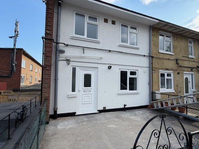 Main image of property: The Broadway, Romford