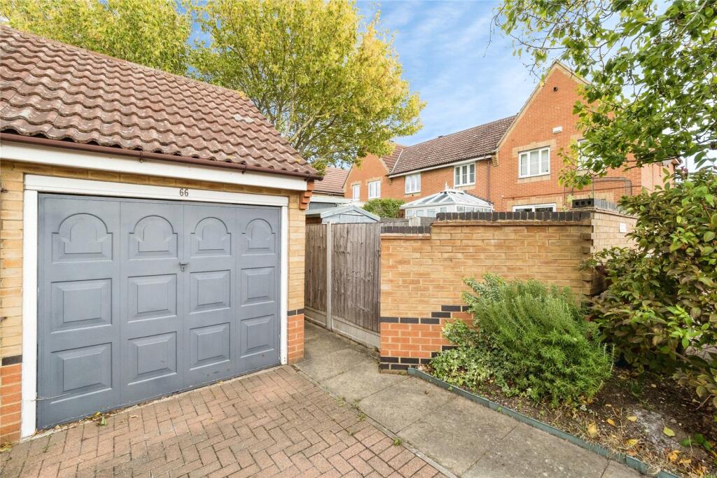Swiftsure Road, Chafford Hundred, Grays, Essex, RM16 photo 2