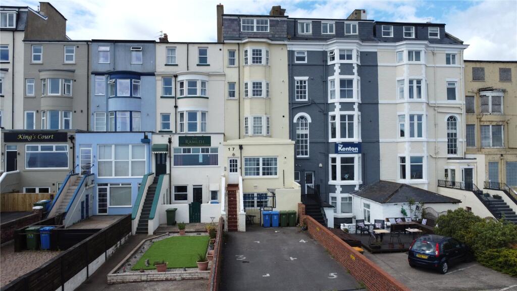 2-bed apartment on Queens Parade, Scarborough, North Yorkshire, YO12, £125,000