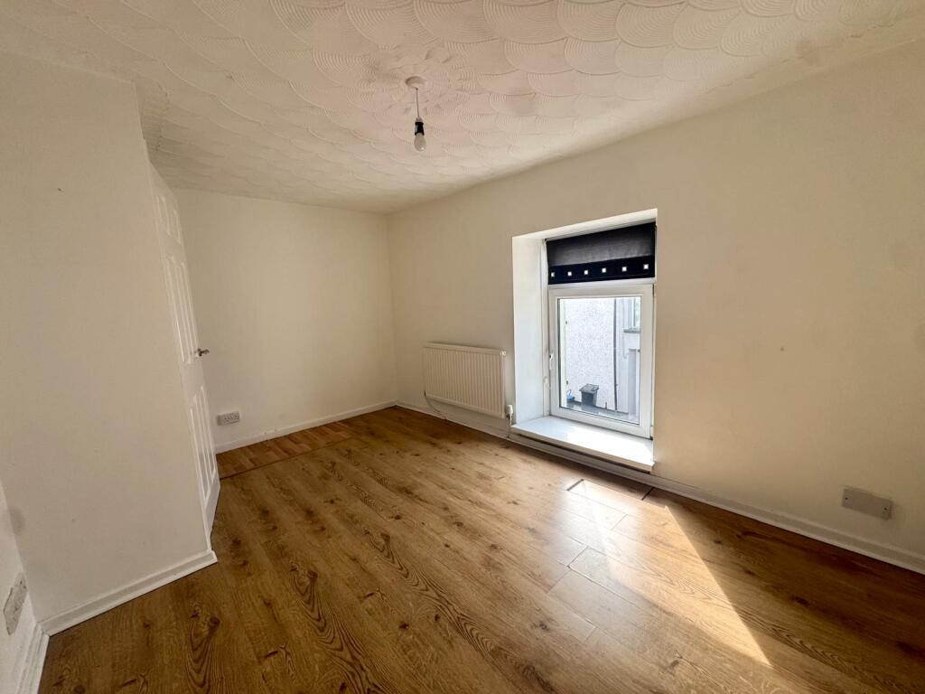House in Pant, Pen-y-wern, Dowlais - More
