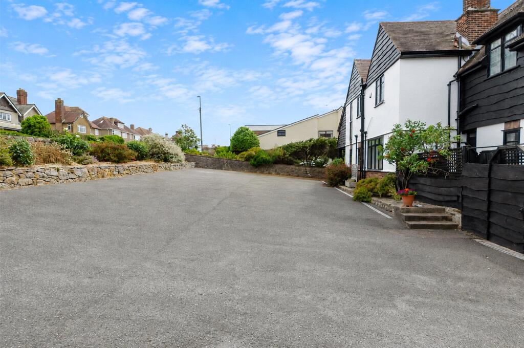Deganwy Road, Deganwy, Conwy, LL31 photo 4