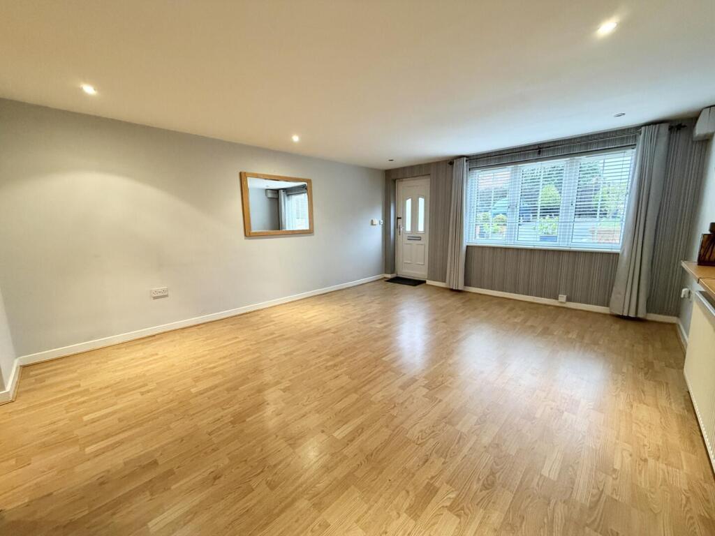 Apartment in Leeds - View 3
