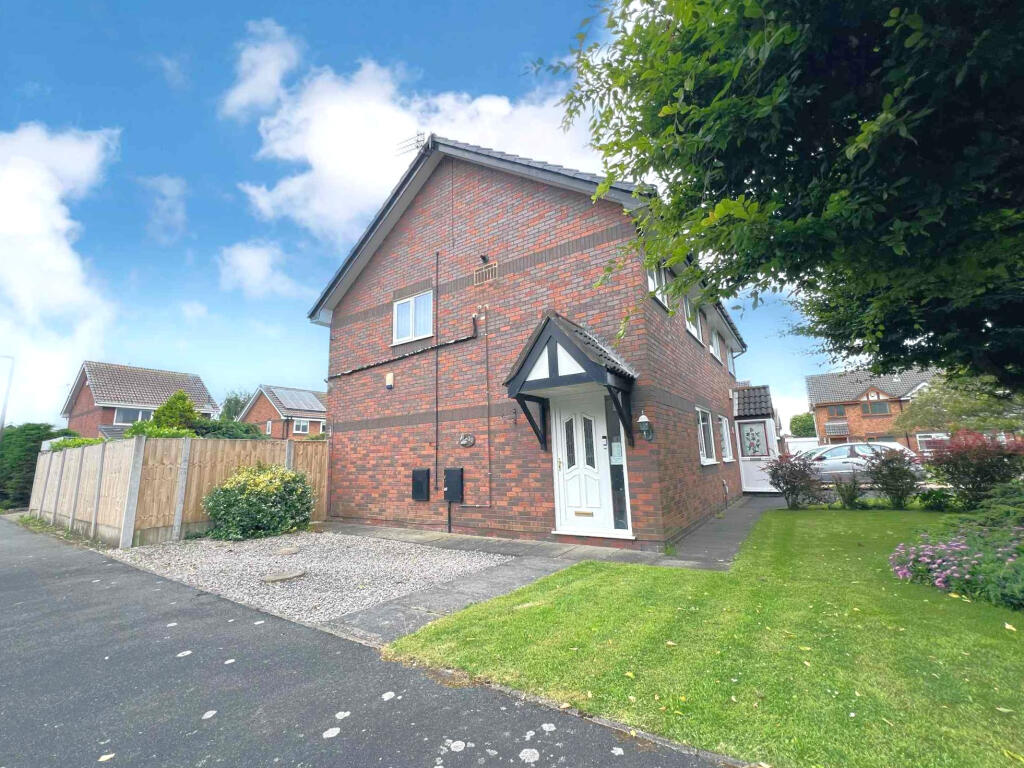 3-bed semi-detached on Rowntree Avenue,  Fleetwood, FY7, £150,000