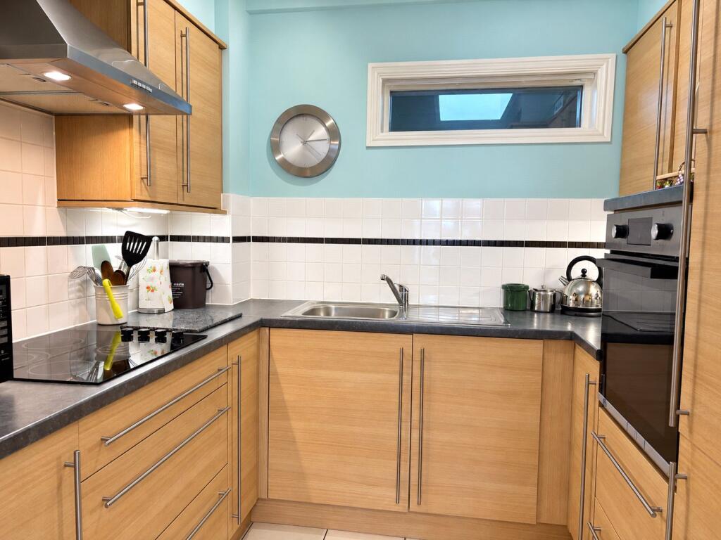 Apartment in Taunton - View 3