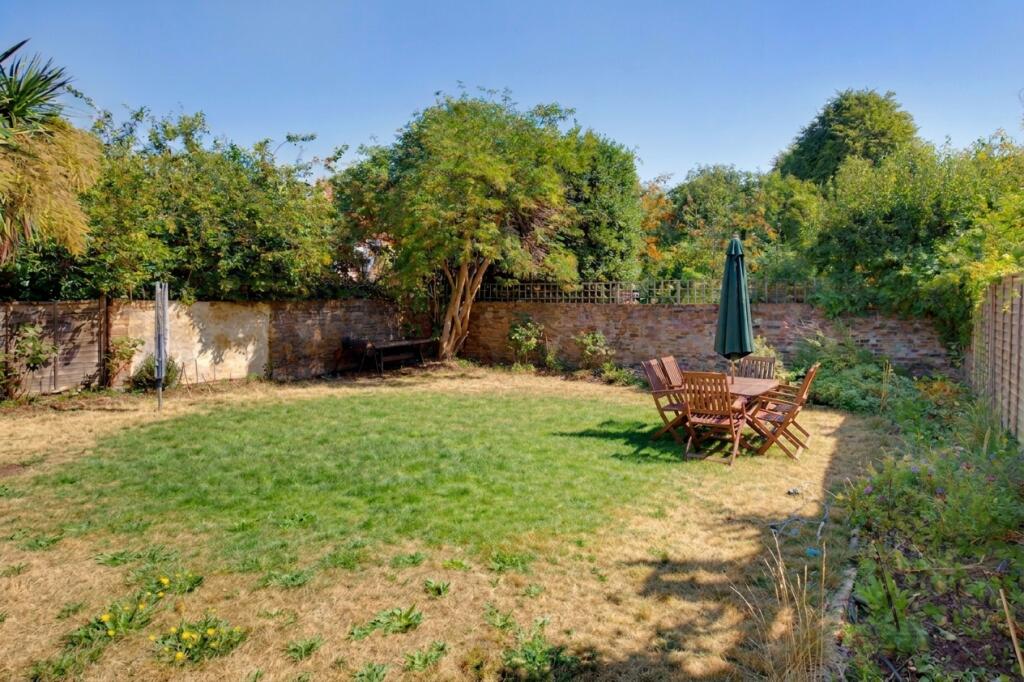 Apartment in London - View 5