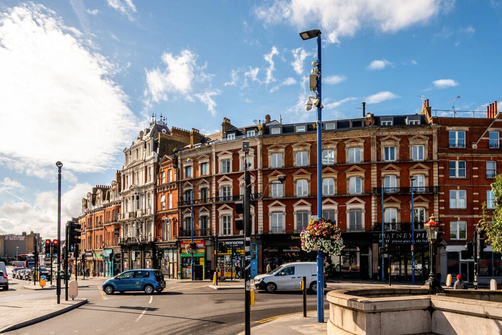 Apartment in London - More