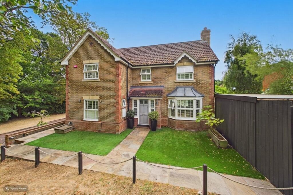 Roundshead Drive, Warfield, Berkshire, RG42