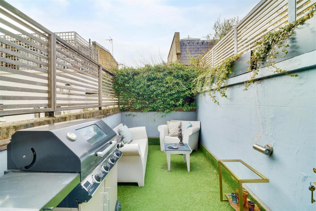 House in London - More
