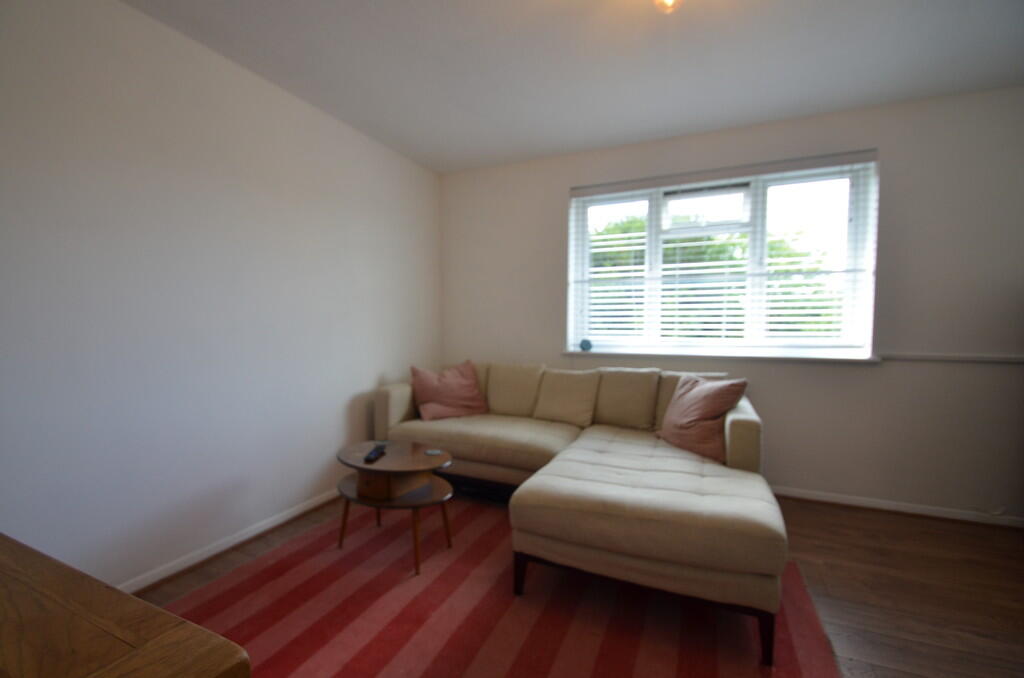 Apartment in Twickenham - View 2