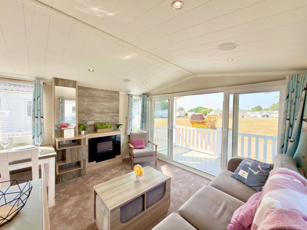 2016 Swift Lighthouse, Oaklands Holiday Park, Clacton-on-Sea, Essex, CO16 8HW - View 3