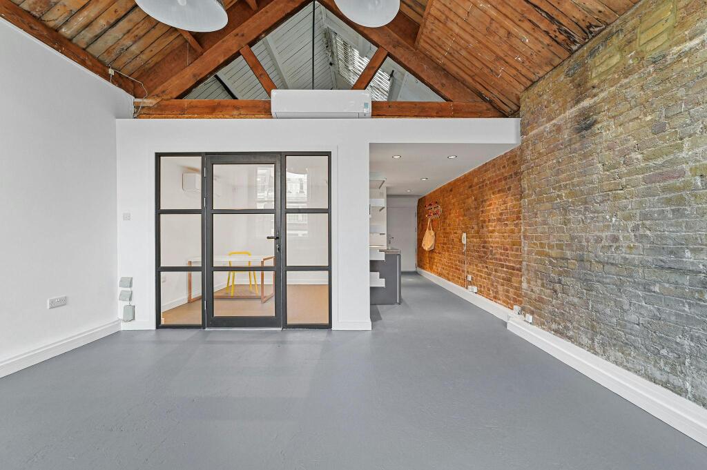 Main image of property: 17 Willow Street, London, EC2A 4BH