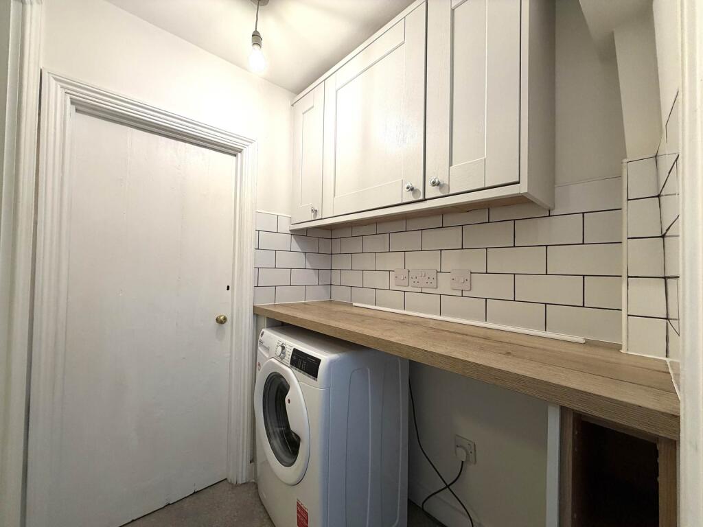 Apartment in Canterbury - View 3