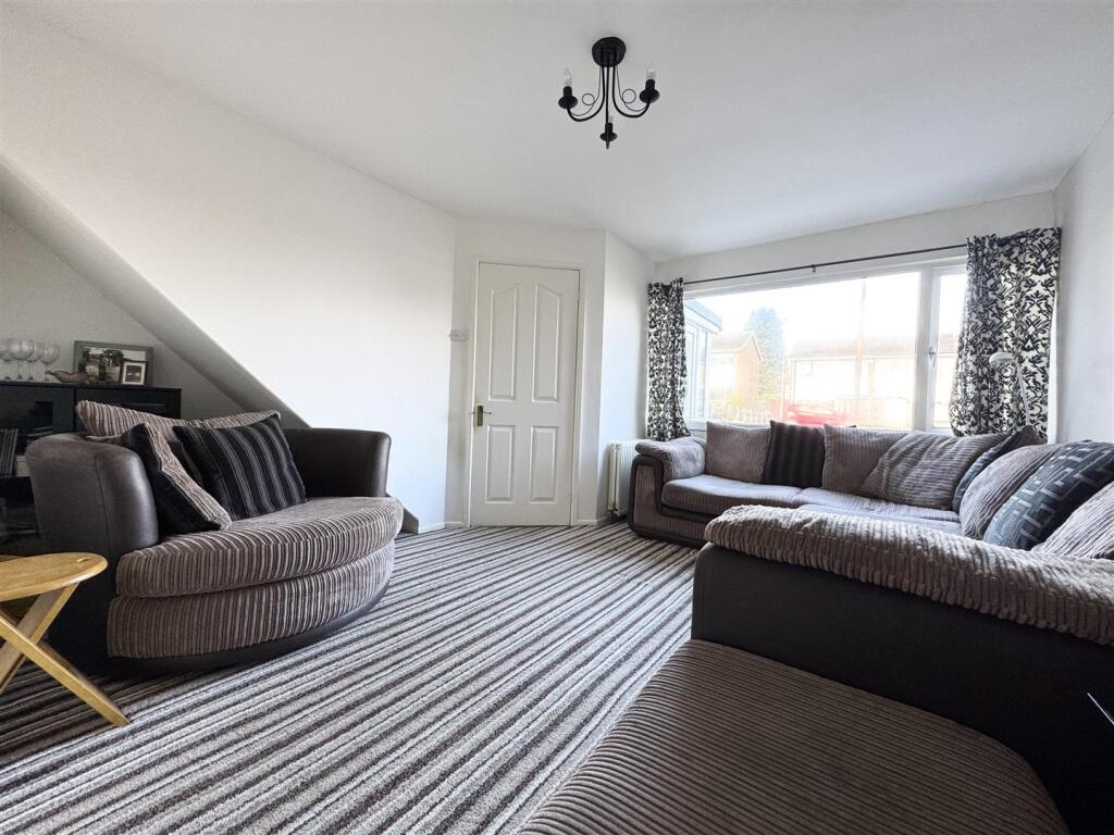 Church Close, Shepley, Huddersfield, HD8 8HD photo 3