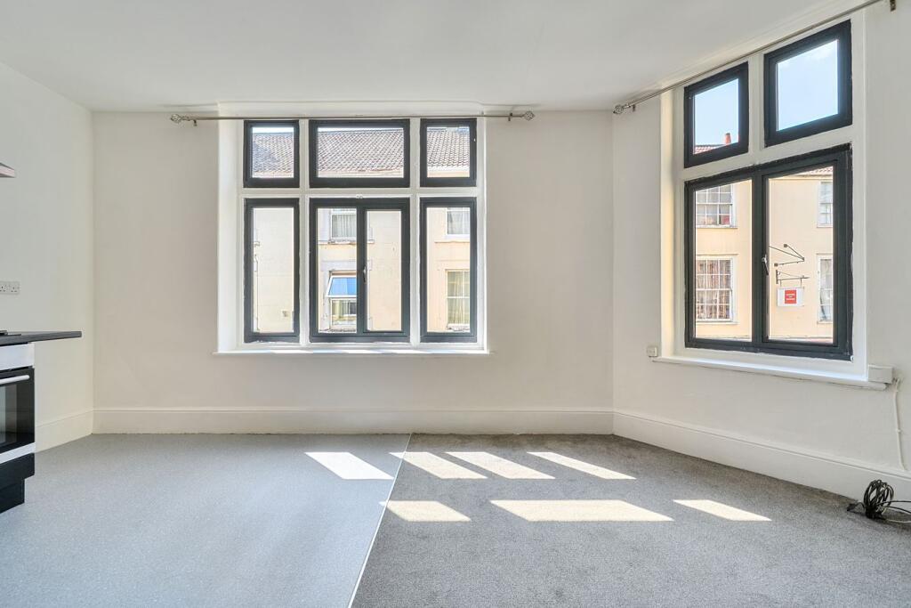 Apartment in Shepton Mallet, Lower Downside - View 5