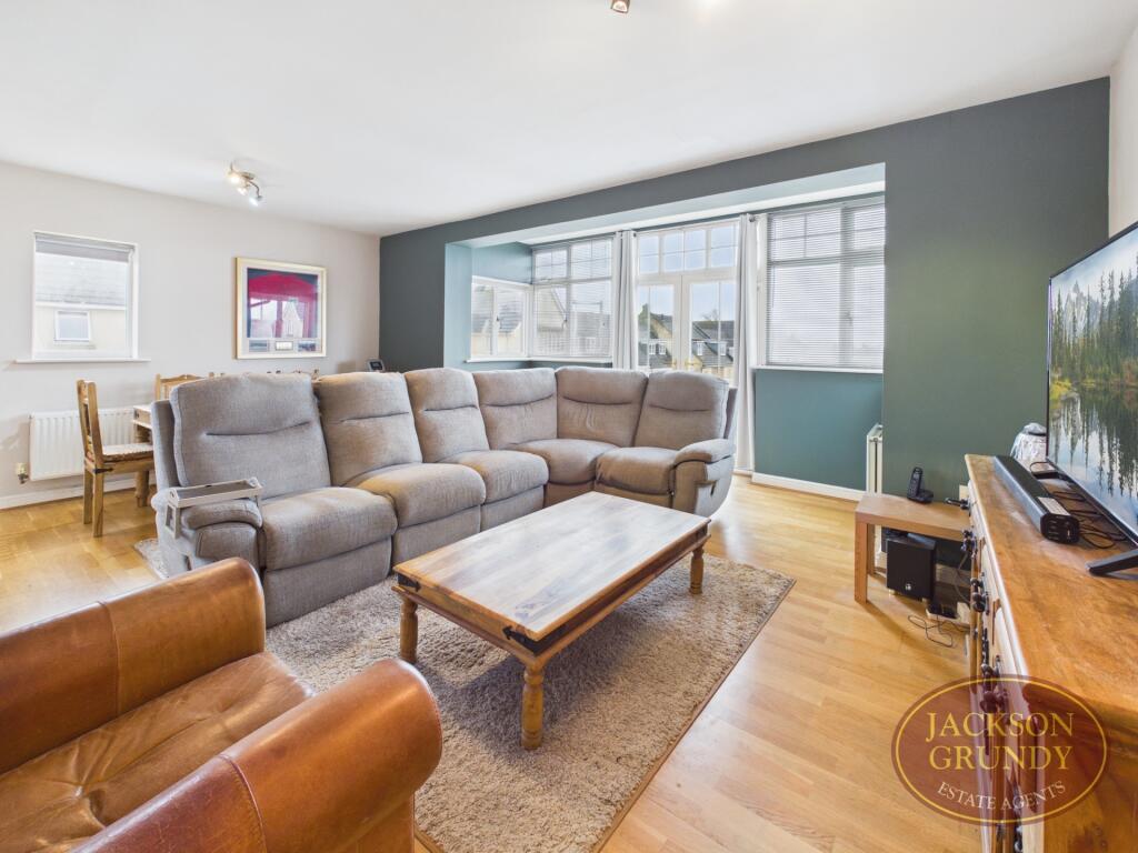 St. Crispin Crescent, St Crispin, NN5 6GD photo 4