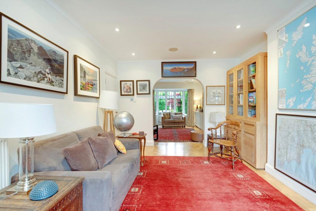 House in London, Hampstead Garden Suburb - View 2