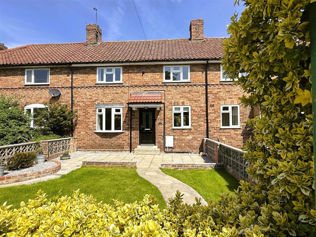 Main image of property: Greenside Cottages, Roecliffe