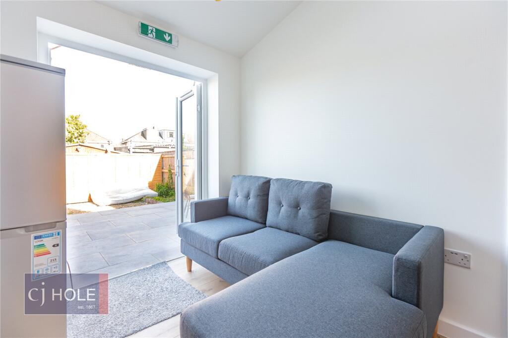 6 bedroom terraced house for rent