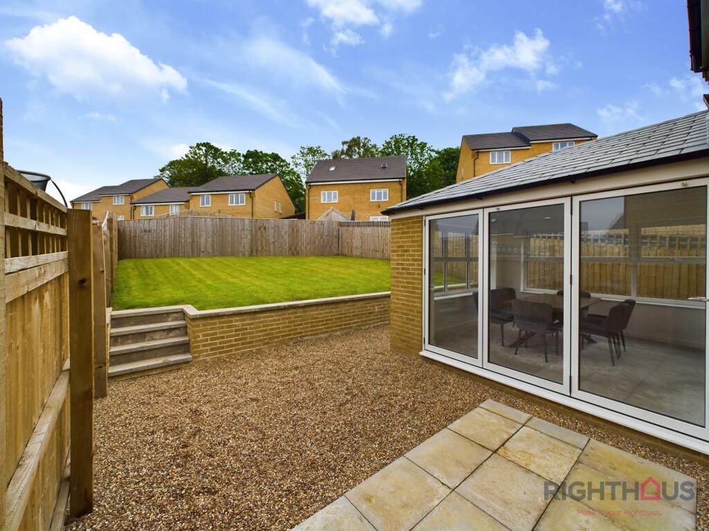 Additional image 14 of Meadow Walk Drive, Bradford, BD2