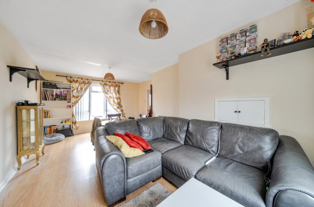 Woodhall Drive, Lincoln, Lincolnshire, LN2 photo 2