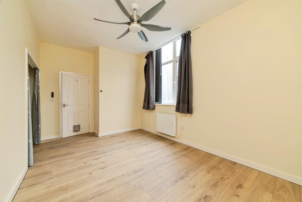 Additional image 3 of Town Centre, Hatfield, AL10