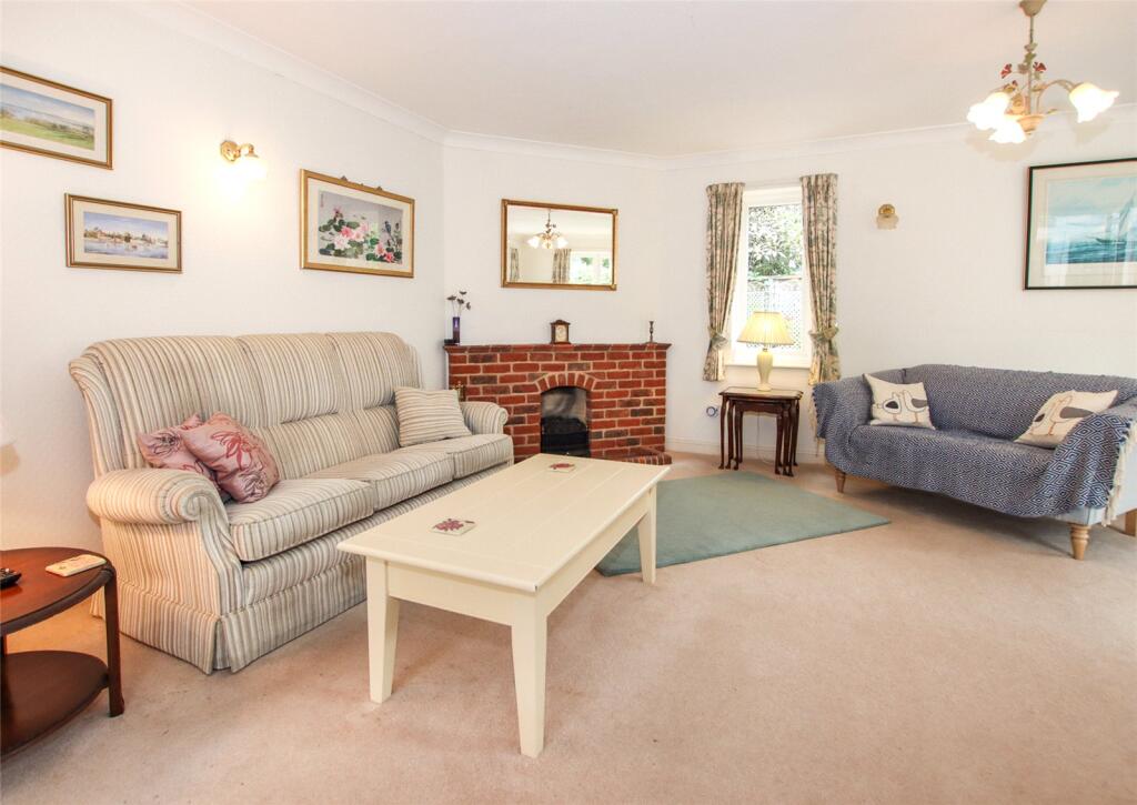 Broad Lane, Lymington, Hampshire, SO41 photo 3