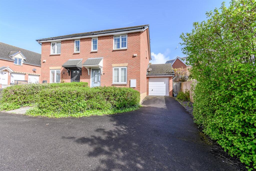 Main image of property: Clos Y Fulfran, Barry
