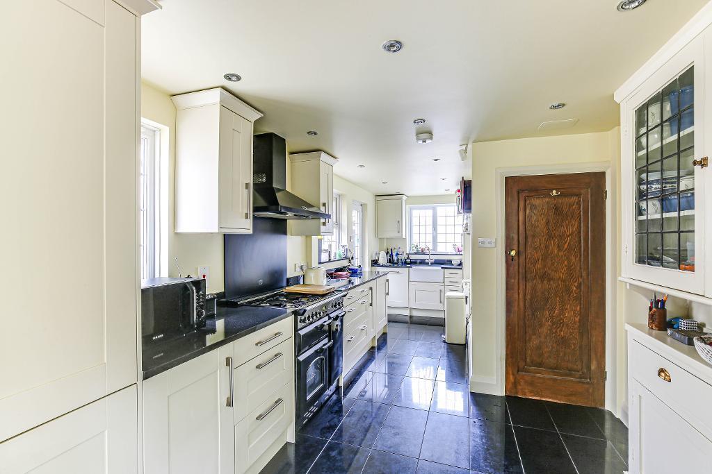 Sanderstead Hill, Sanderstead, Surrey, CR2 0HA photo 2