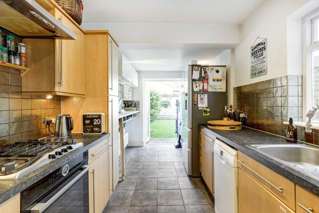 Gould Road, Twickenham photo 3