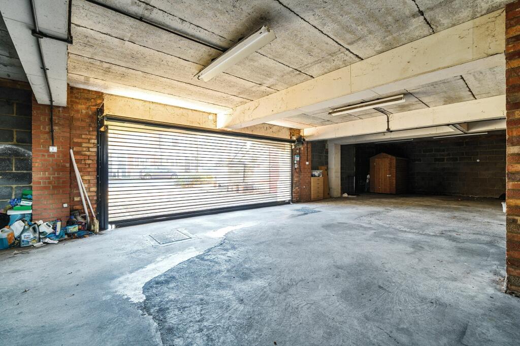 Coppermill Lane, Walthamstow E17 - More