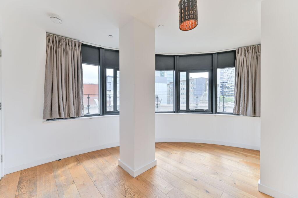 Apartment in Croydon - More