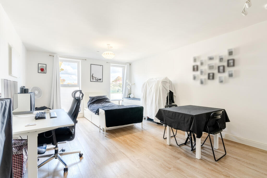 Apartment in Bristol - View 5