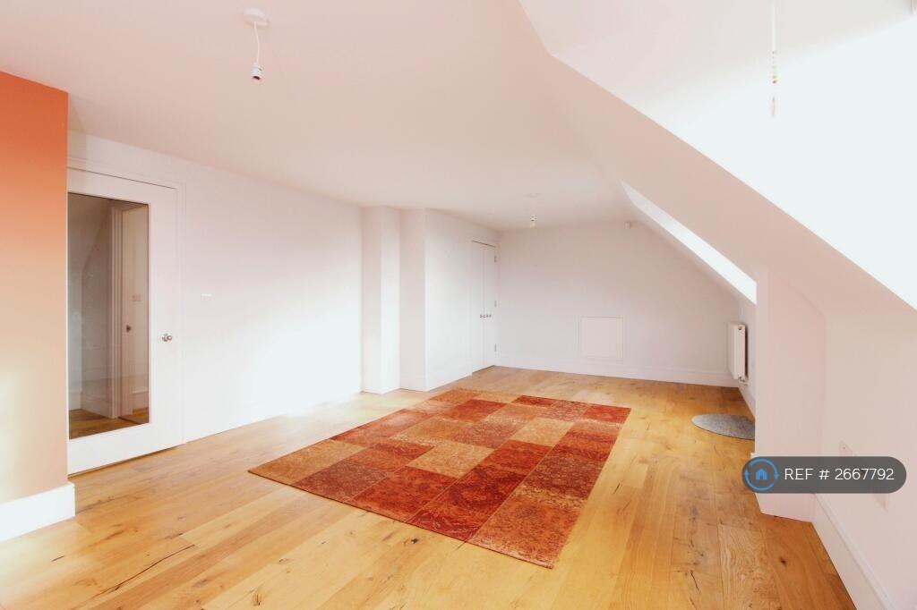 Apartment in Guildford - View 5