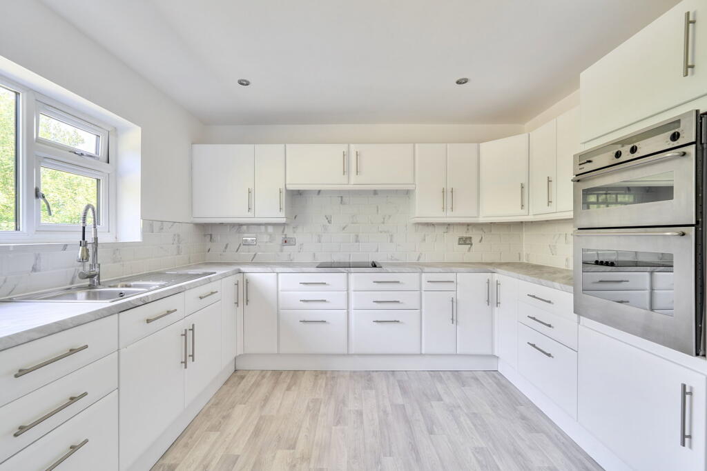 Wendover Close, Rippingale, Bourne, PE10 0TQ - View 2