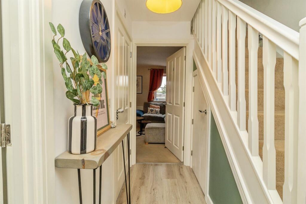House in Aston Clinton, Buckinghamshire - More