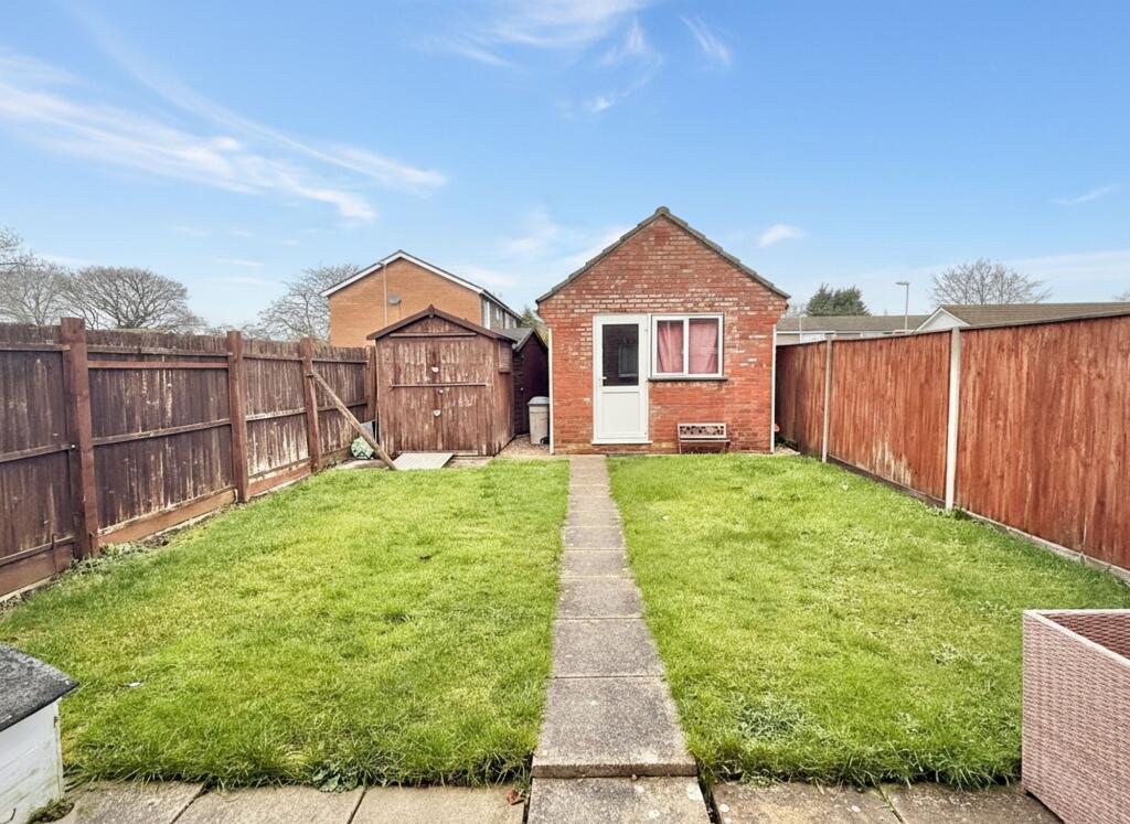 Laburnum Crescent, Hythe, SO45 photo 2
